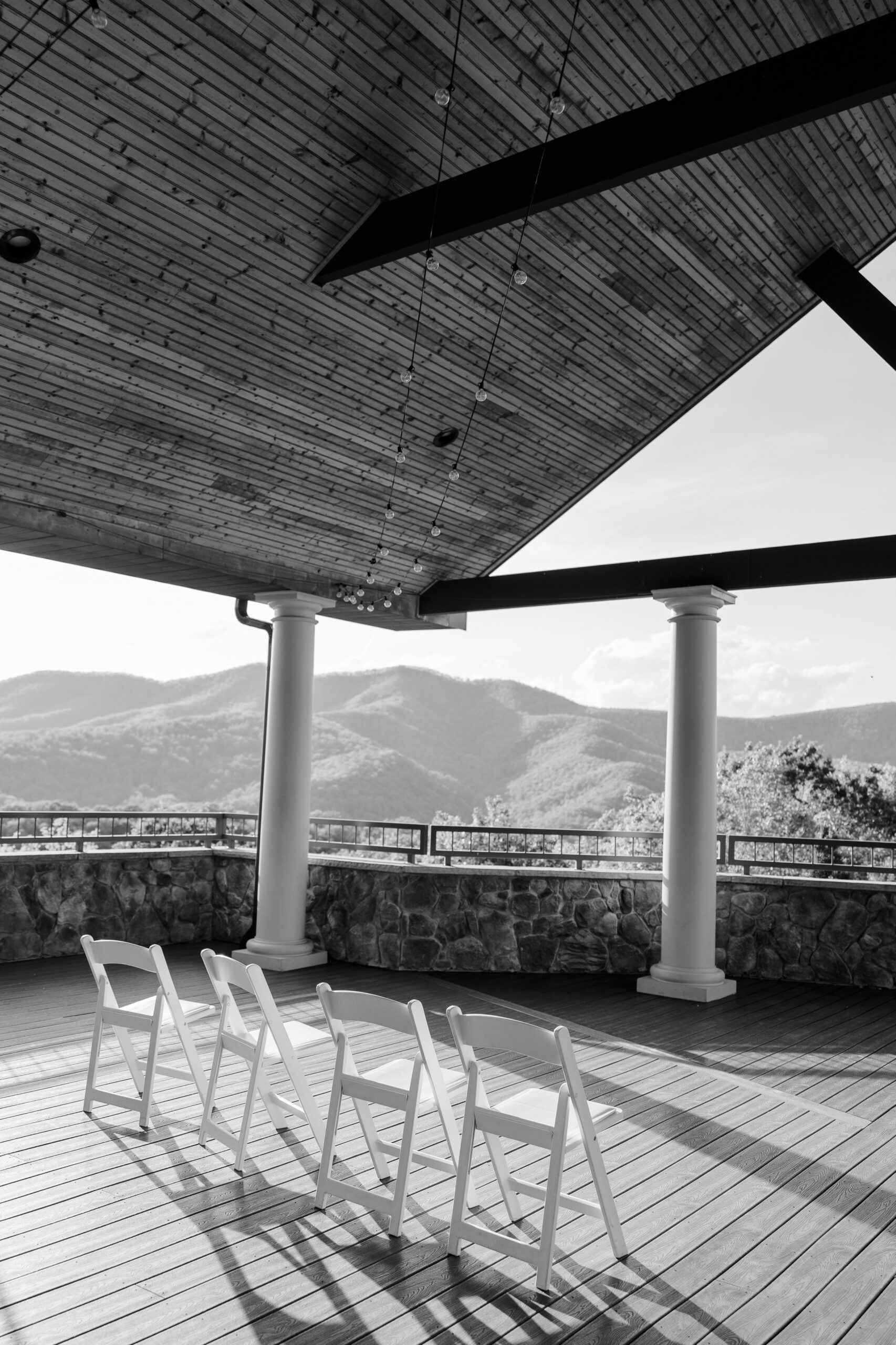 Outdoor-Ceremony-Setup-House-Mountain-Inn-Wedding-Venue-Virginia